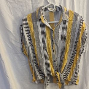 LOVE NOTES - Short Sleeve Button Down